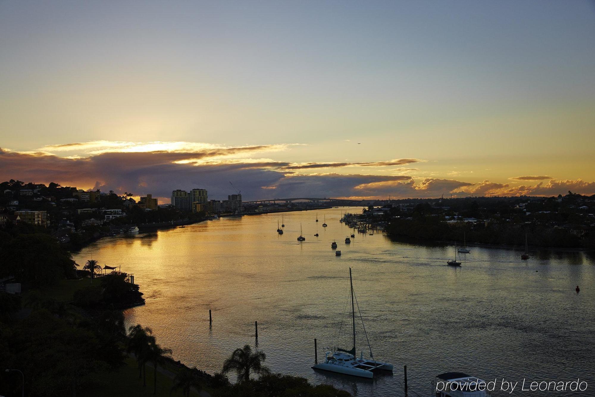 View Brisbane Hotel Exterior foto